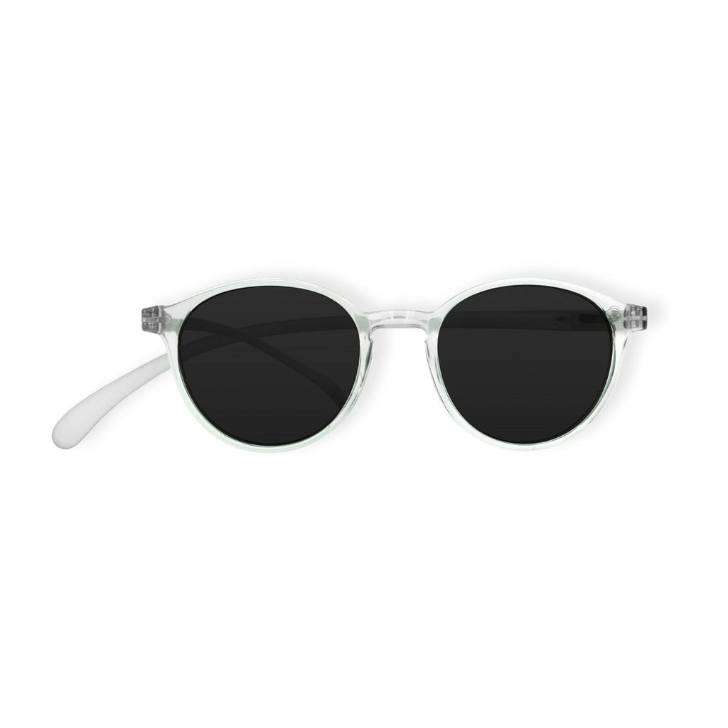 Klammeraffe No.12 reading sunglasses in crystal color on a white background, unisex design with longer temples.