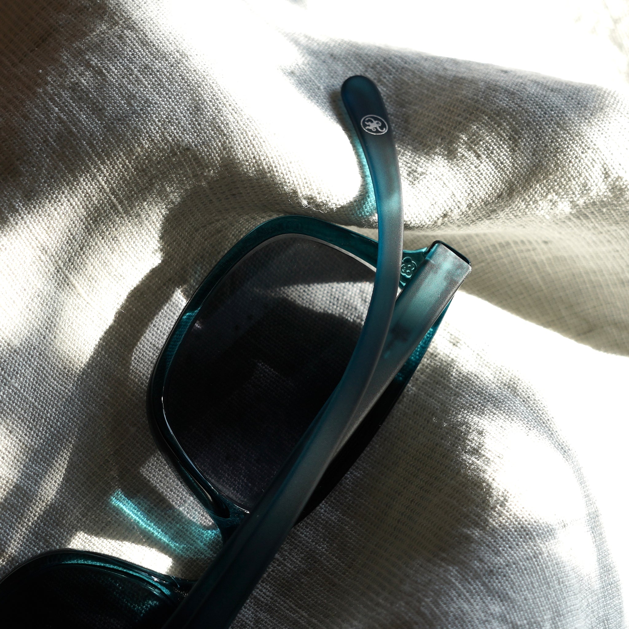 No.11 Bifocal Reading Sunglasses | deep teal